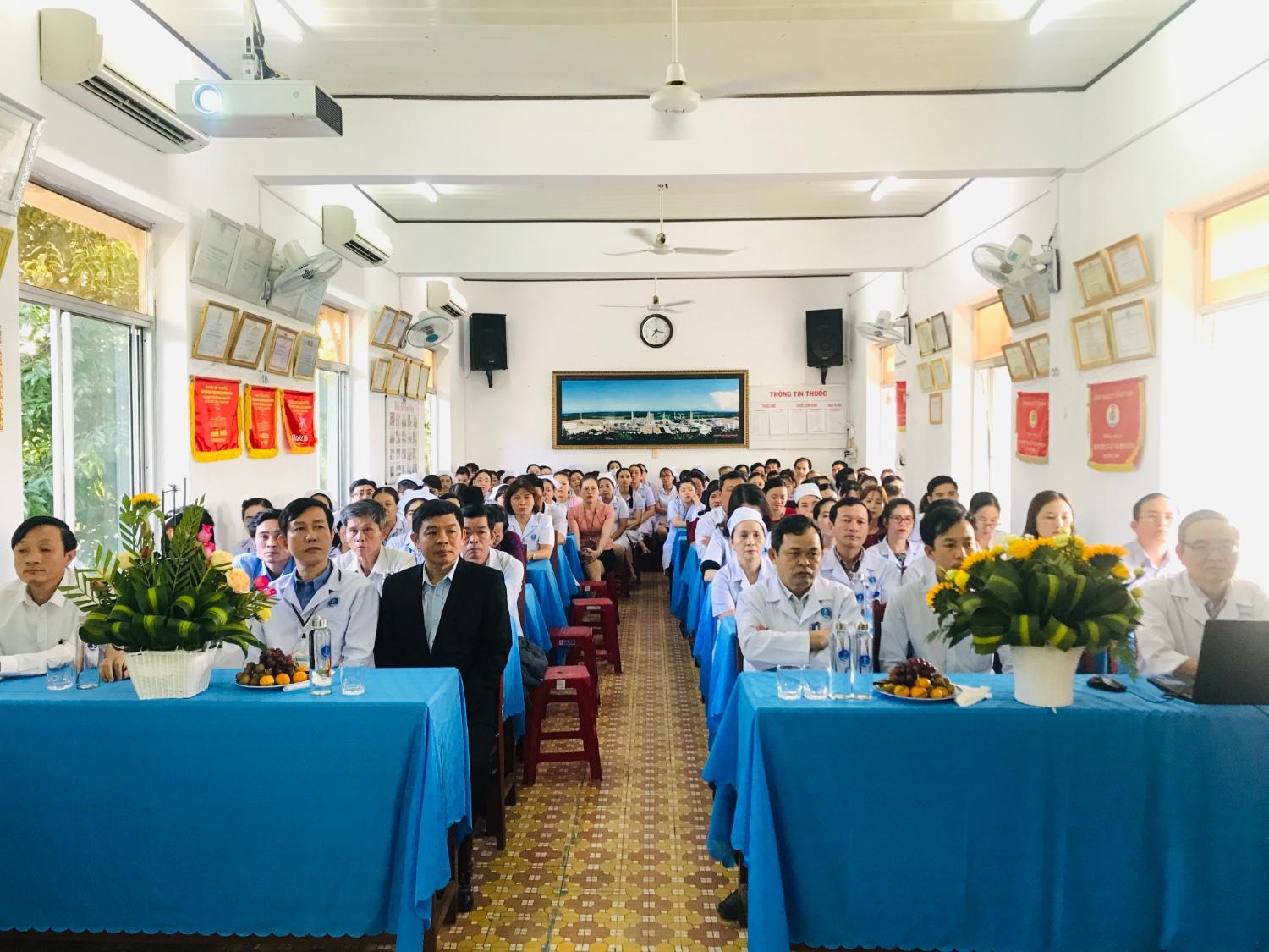 Ban Giám đốc và toàn thể cán bộ, CCVC và người lao động thuộc Trung tâm Y tế huyện Bình Sơn.
