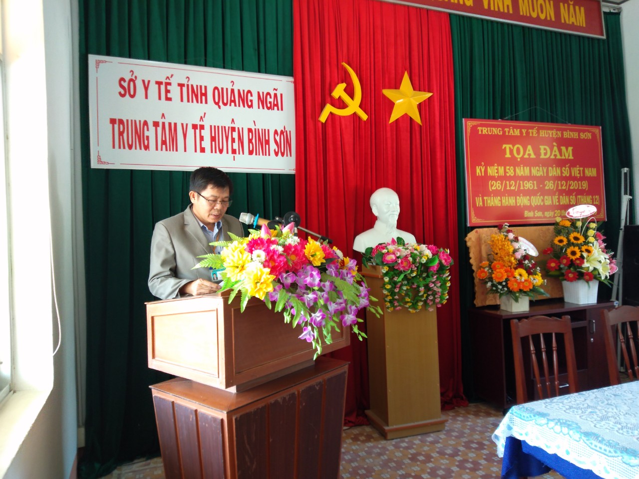 BS CKII Võ Hùng Viễn - Bí thư Đảng ủy, Giám đốc TTYT