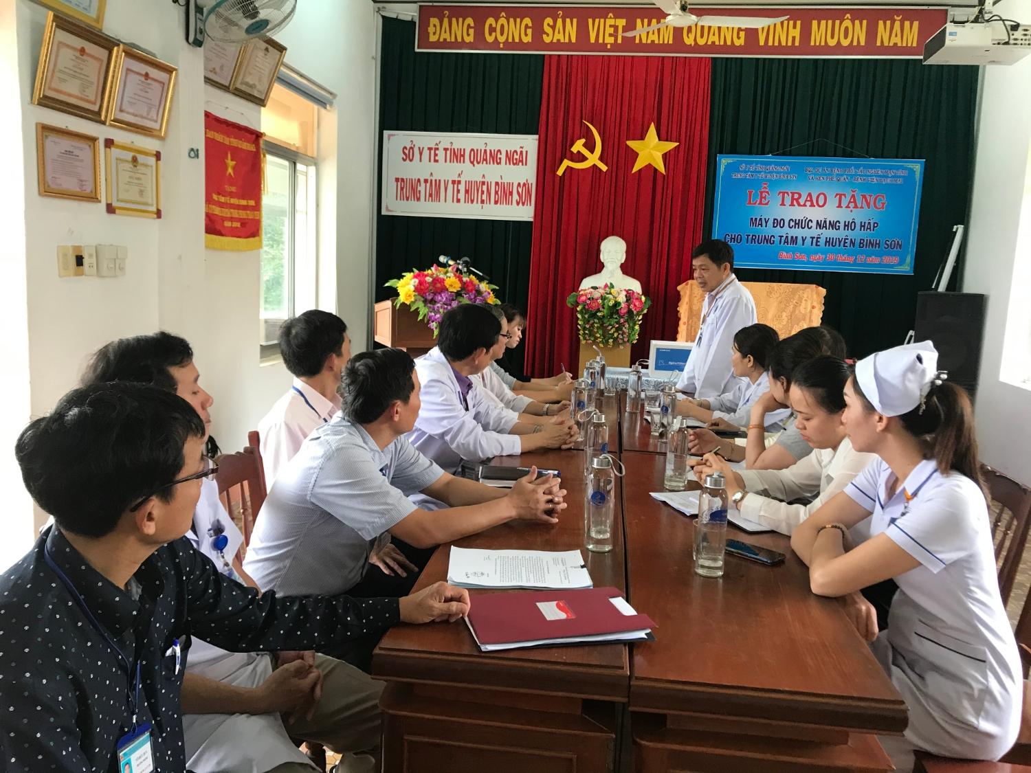 BSCKII Võ Hùng Viễn – Giám đốc Trung tâm Y tế huyện Bình Sơn phát biểu tại buổi Lễ