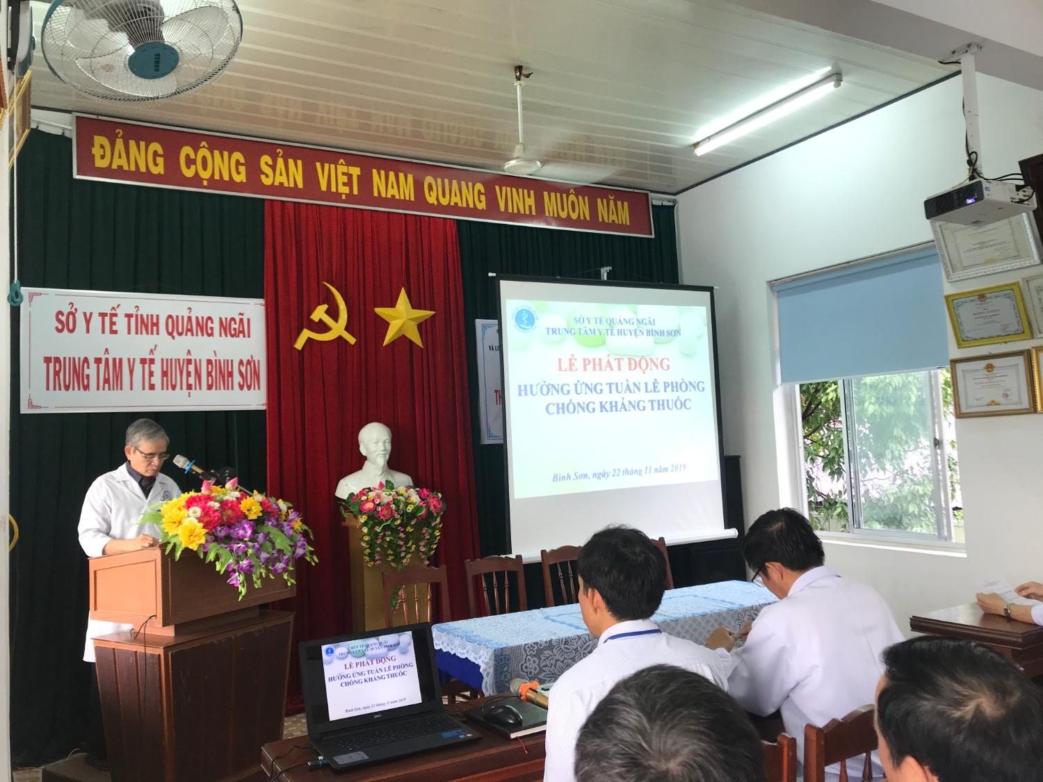 BSCKI.Trần Liễu – PGĐ Trung tâm Y tế huyện Bình Sơn phát biểu tại buổi lễ